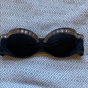 Black Victoria’s Secret bikini top